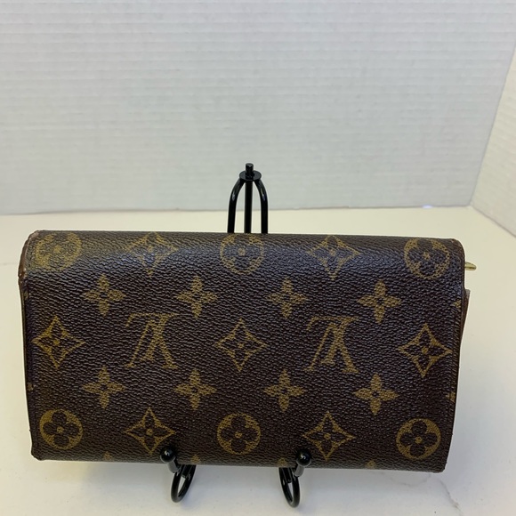 Louis Vuitton Sarah Wallet Corner wear and rubbing - Picture 3 of 11